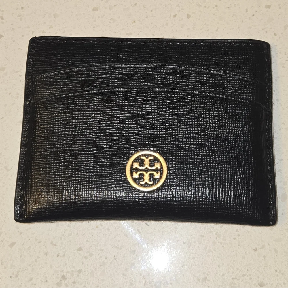 FINAL PRICE Tory Burch Robinson Card Case Black Leather DISCONTINUED Wallet